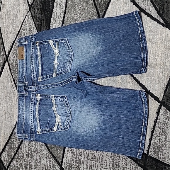 BKE PAYTON METALLIC EMBROIDERED BERMUDA DENIM SHORTS - Picture 10 of 12